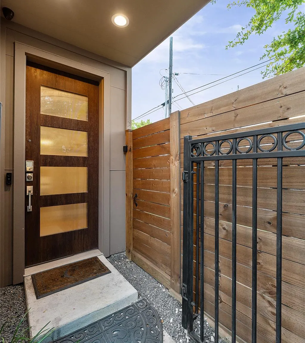 3 bed, 3.5 bath, 2040 sqft, $3,400 — Photo 3