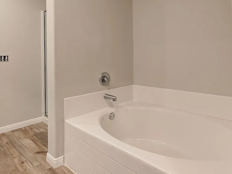 1609 Maroon Dr — Photo 32