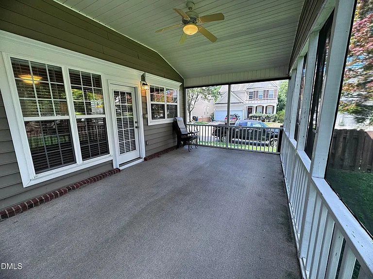 3303 Colorcott St — Photo 4