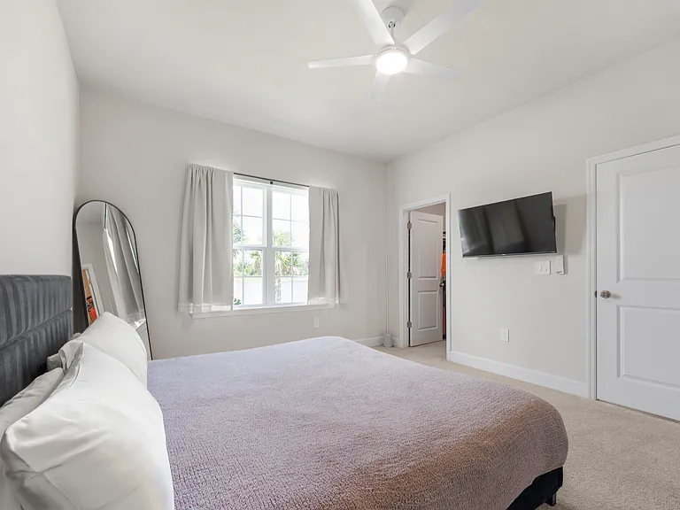 14048 Crimson Ave — Photo 29