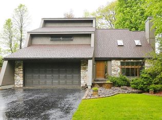 63 Shire Dr S, East Amherst, NY 14051