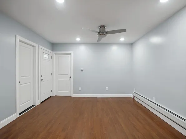 4 Garrison Avenue image 8 of 25