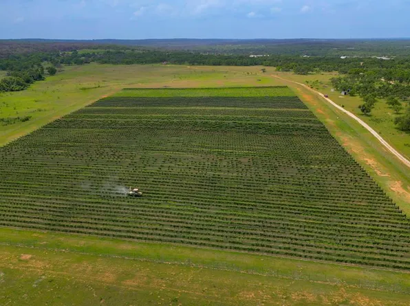 367 Weidenbach Rd, Fredericksburg, TX 78624