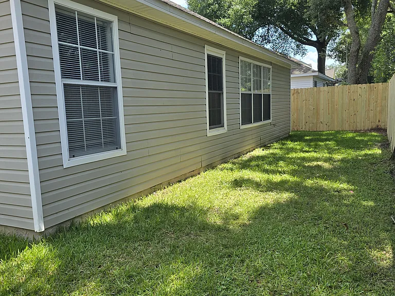 2566 Barron Ct — Photo 14