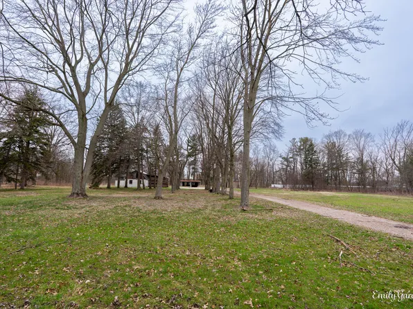 442 N 120th Ave, Holland, MI 49424