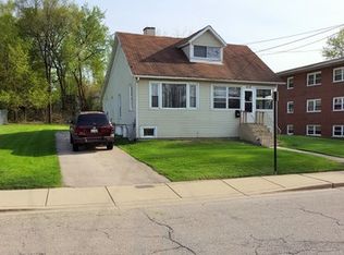 419 Fremont St, Elgin, IL 60120