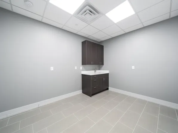 845 Newark Avenue image 16 of 38