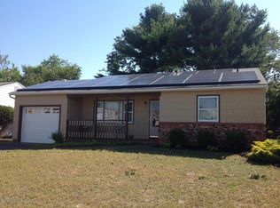 7 Langley Rd, Toms River, NJ 08757