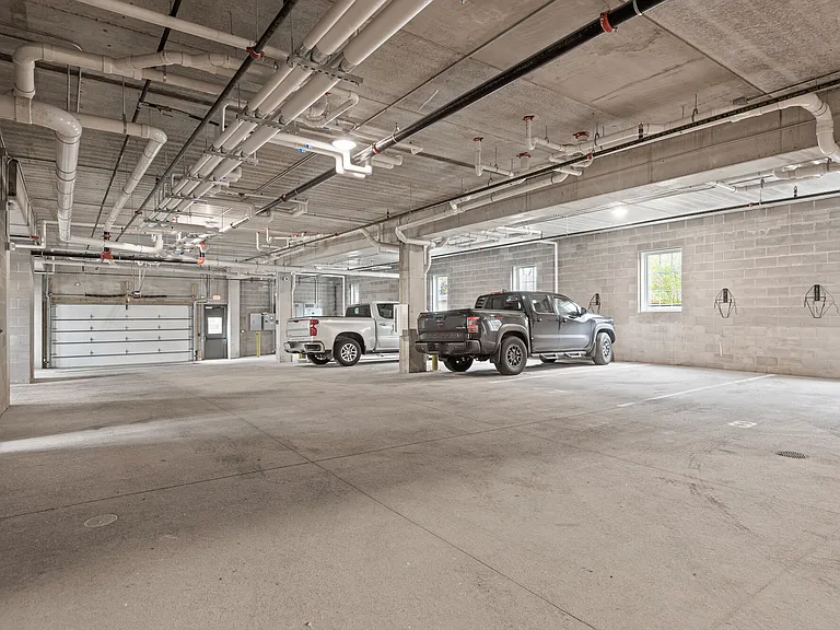 1000 Main — Photo 12