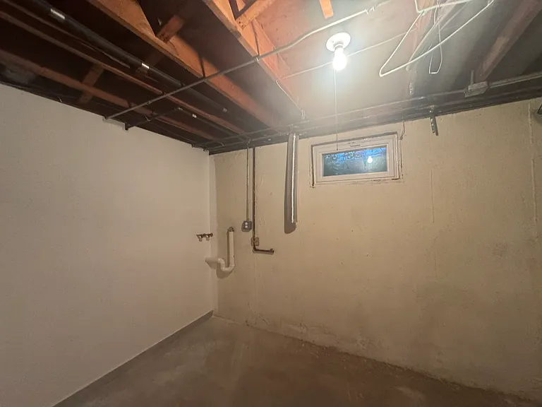 42 Amber St #1 — Photo 4