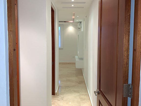 5th image of 1 Avenida Palma Real Cond Murano #10A