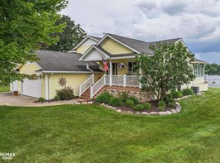 946 Holly Bush Dr, Holly, MI
