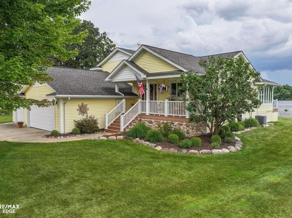 946 Holly Bush Dr, Holly, MI 48442