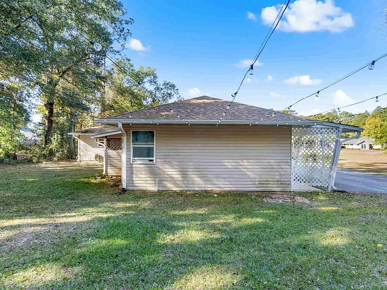 5276 Springdale Dr — Photo 40