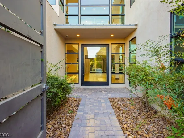 94 Glade Hollow Dr, Las Vegas, NV 89135