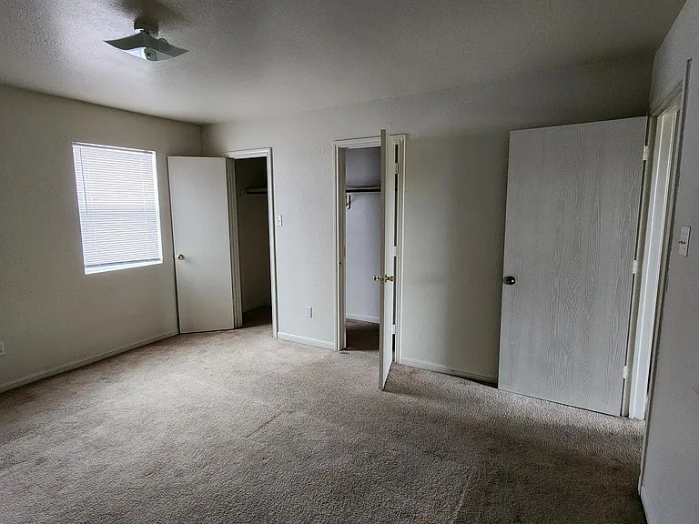 2810 Cantabrian Dr #B — Photo 4