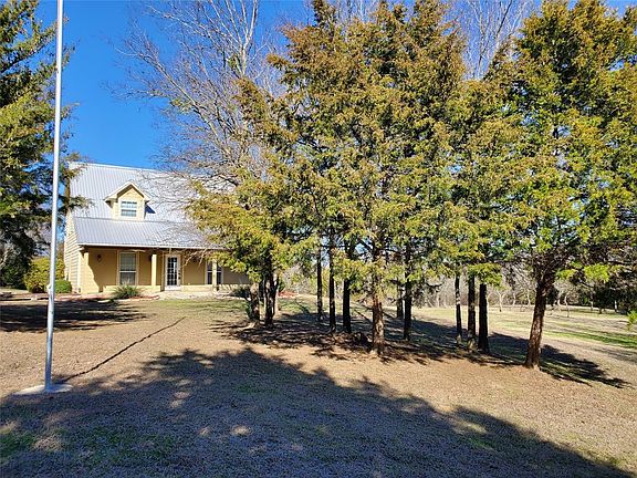 2nd image of 106 Cottonwood