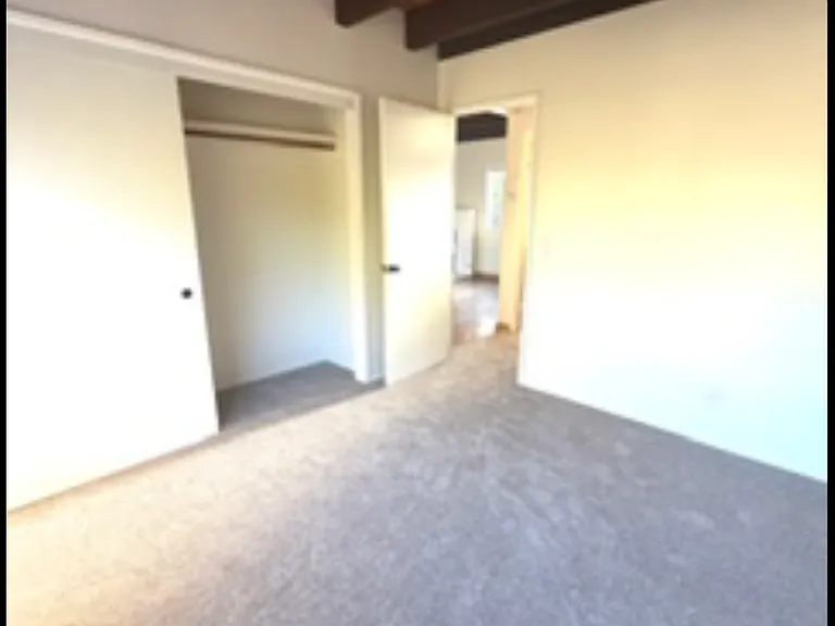 Hillcrest Dr — Photo 7