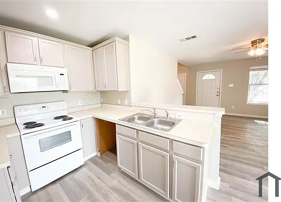 2708 Clemson Cir #B — Photo 7