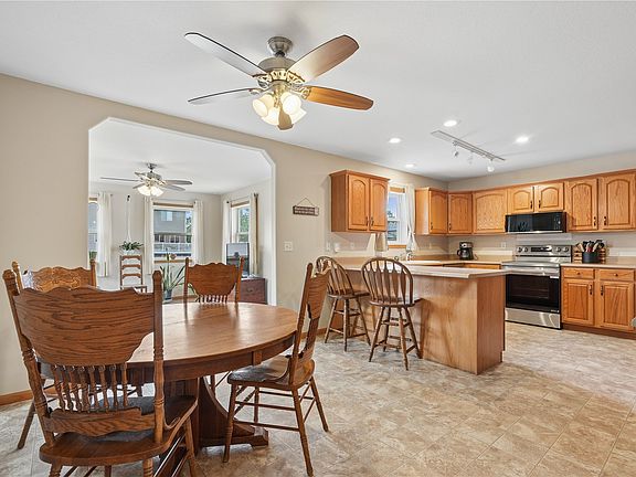 5th image of 2205 Daleview Dr