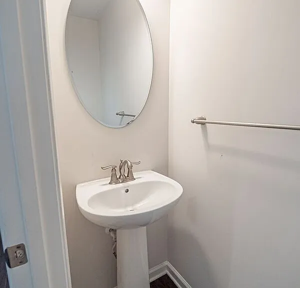 516 Holywell Dr — Photo 13