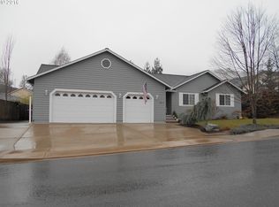 2271 NW Chambers Dr, Roseburg, OR 97471