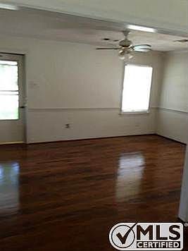 4th image of 207 W Ave E