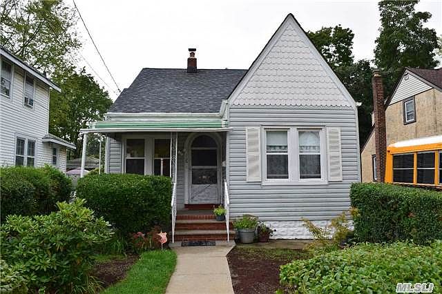 1st image of 106 E Roosevelt Ave
