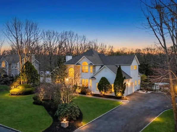 7 Stadium Boulevard, East Setauket, NY 11733