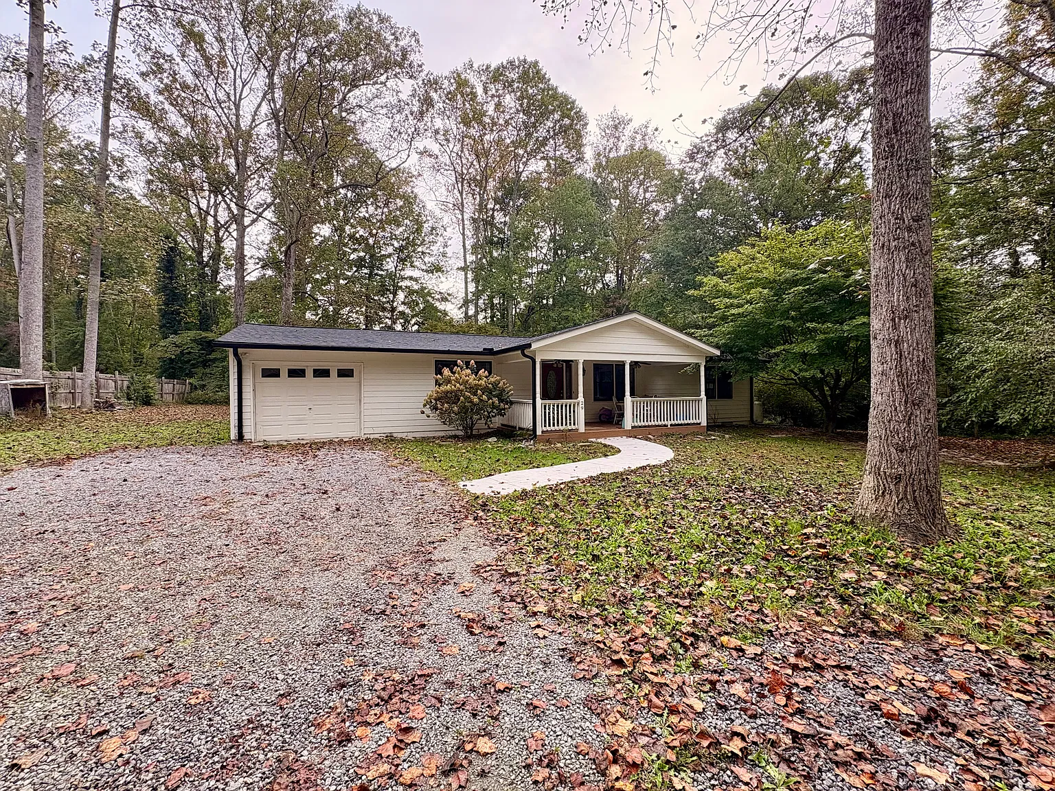 4 bed, 1524 sqft, $2,400 — Photo 2