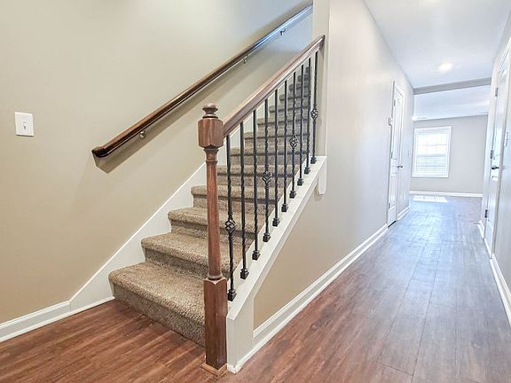 2nd image of 135 Country Ln Unit 103
