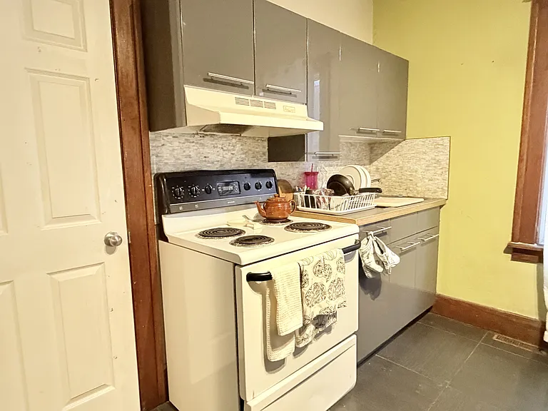 693 Partington Ave #MAIN — Photo 4