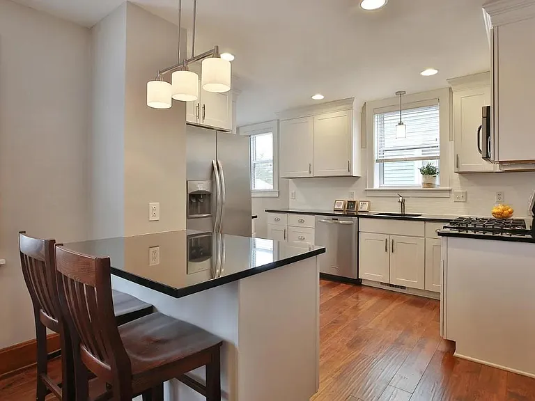 335 E Moler St — Photo 14
