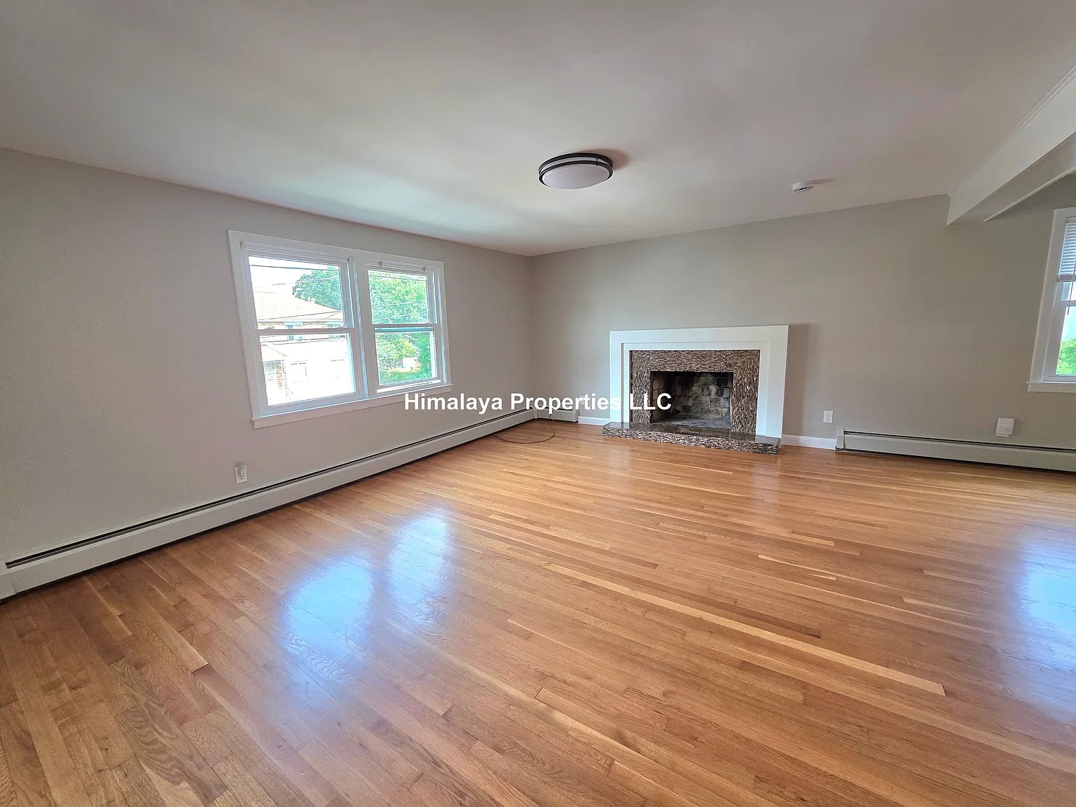 28 Maplewood St — Photo 3