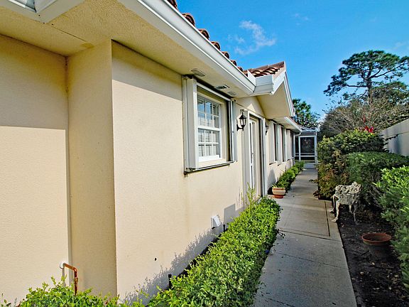 3rd image of 7833 SE Spicewood Circle