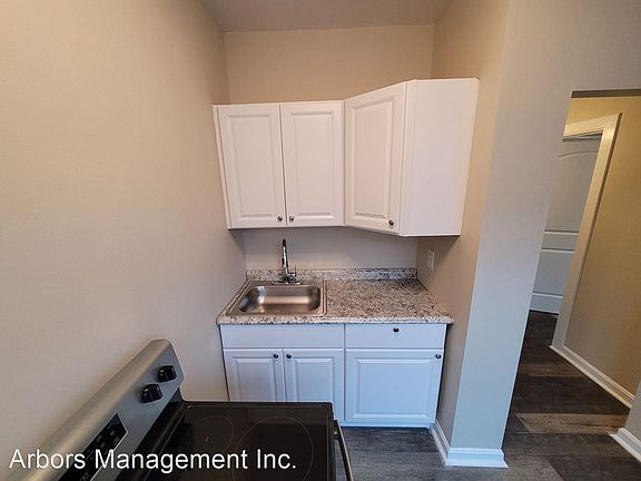 3rd image of 531 Carothers Ave APT 5