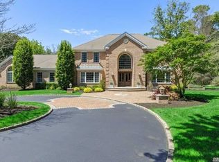 4 Martingale Gate, Saint James, NY 11780