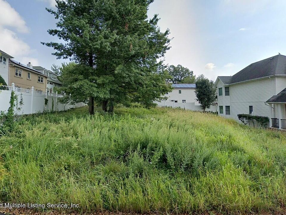 2nd image of 421 Philip Ave