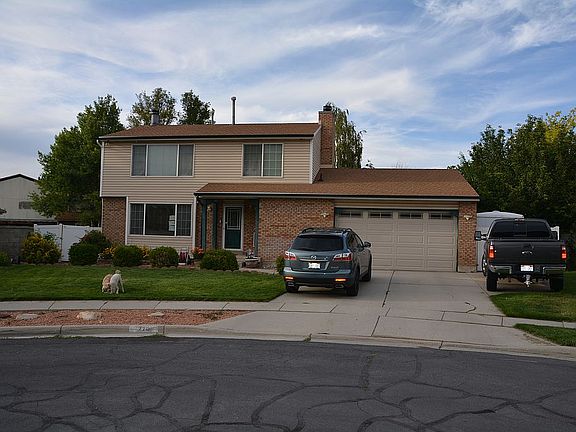 2nd image of 776 W Clover Blossom Cir