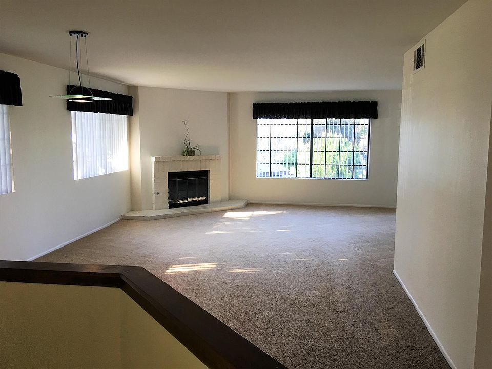 1st image of 703 Island View Cir