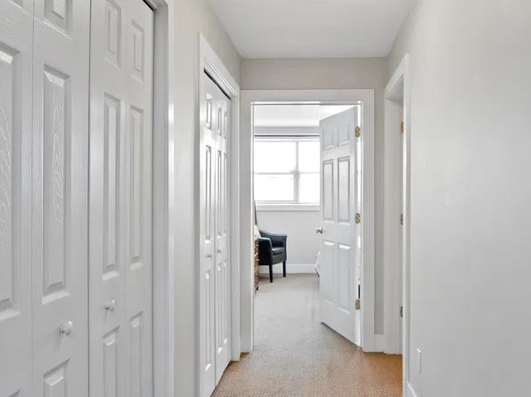 210 S James St, Ludington, MI