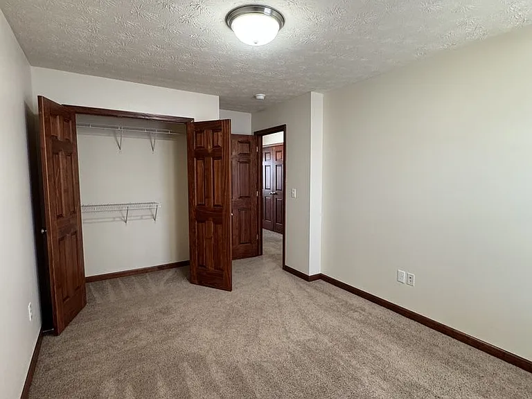 Eagle View Luxury Apartments — Photo 177