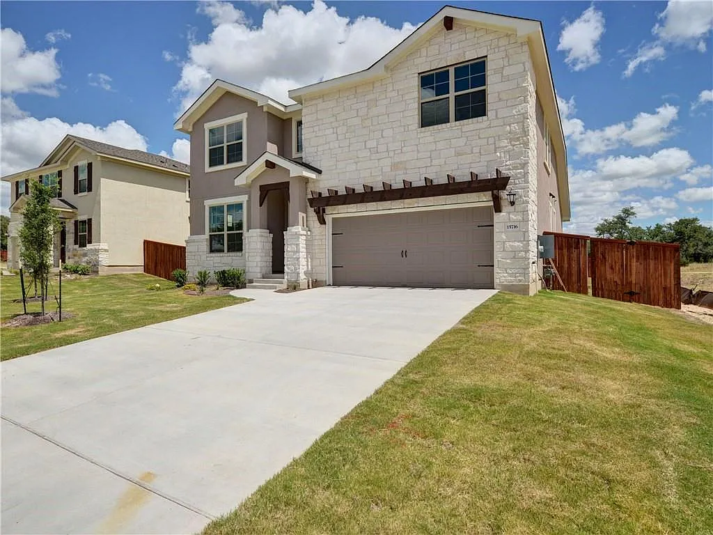 4 bed, 3.5 bath, 2581 sqft, $3,099 — Photo 2