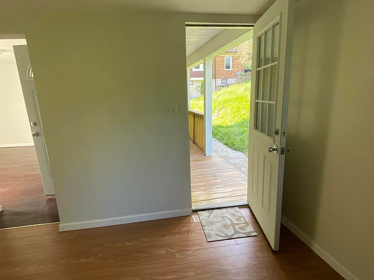 61 Pointview Rd #2 — Photo 21