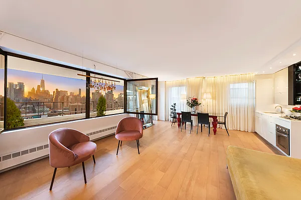 568 Grand Street #J1901