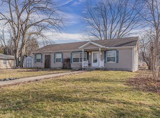 612 N Bourne St, Tolono, IL 61880