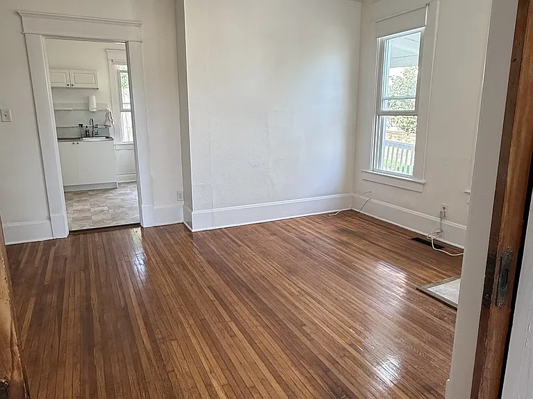 242 Hoover St — Photo 14