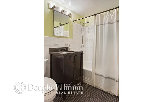 Sold by Douglas Elliman | media 22