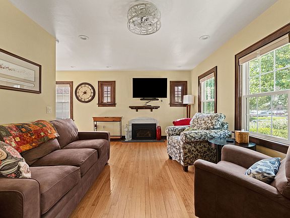 4th image of 1118 Grand Ct