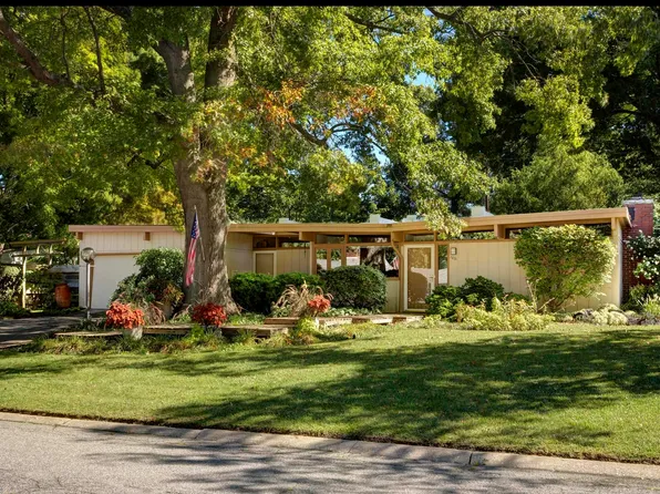 1631 Southbrook Dr, South Bend, IN 46614